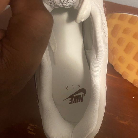 Nike White Sneakers Air Max 1 ladies size 12 fits men size 10.5 new authentic - Picture 3 of 9